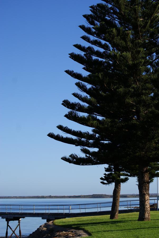 Ceduna Motor Inn Bagian luar foto