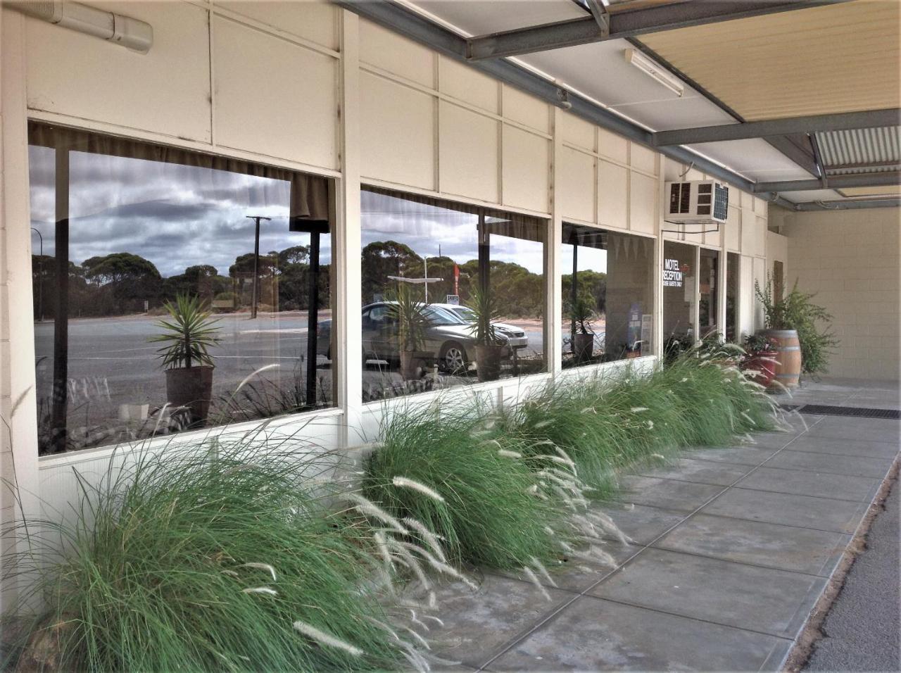 Ceduna Motor Inn Bagian luar foto